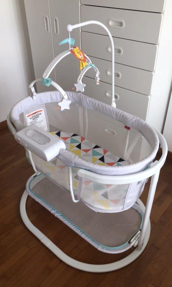 Fisher price soothing motions bassinet in windmill shop