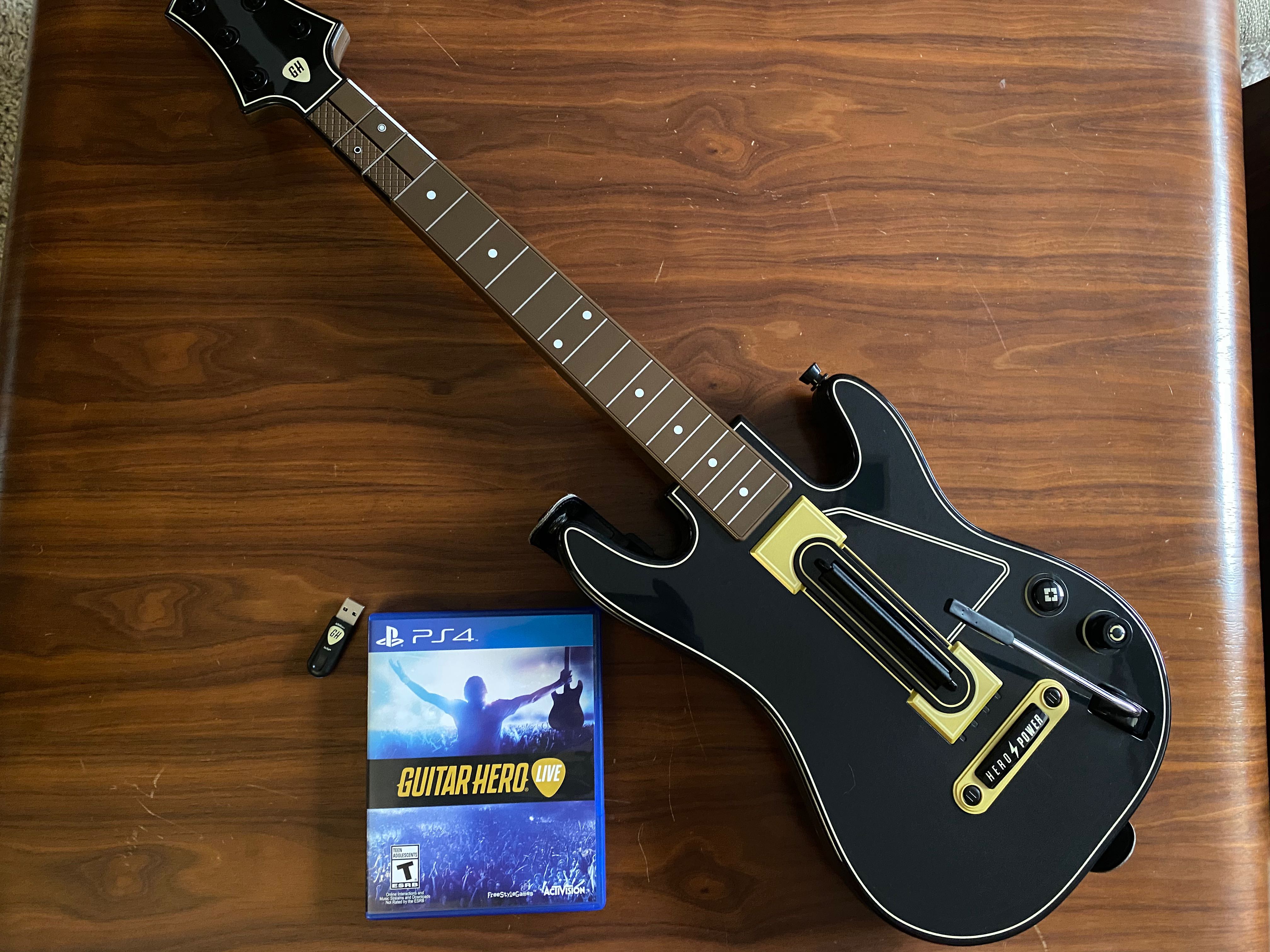  Guitar Hero Live Standalone Guitar - PlayStation 4 : Video Games