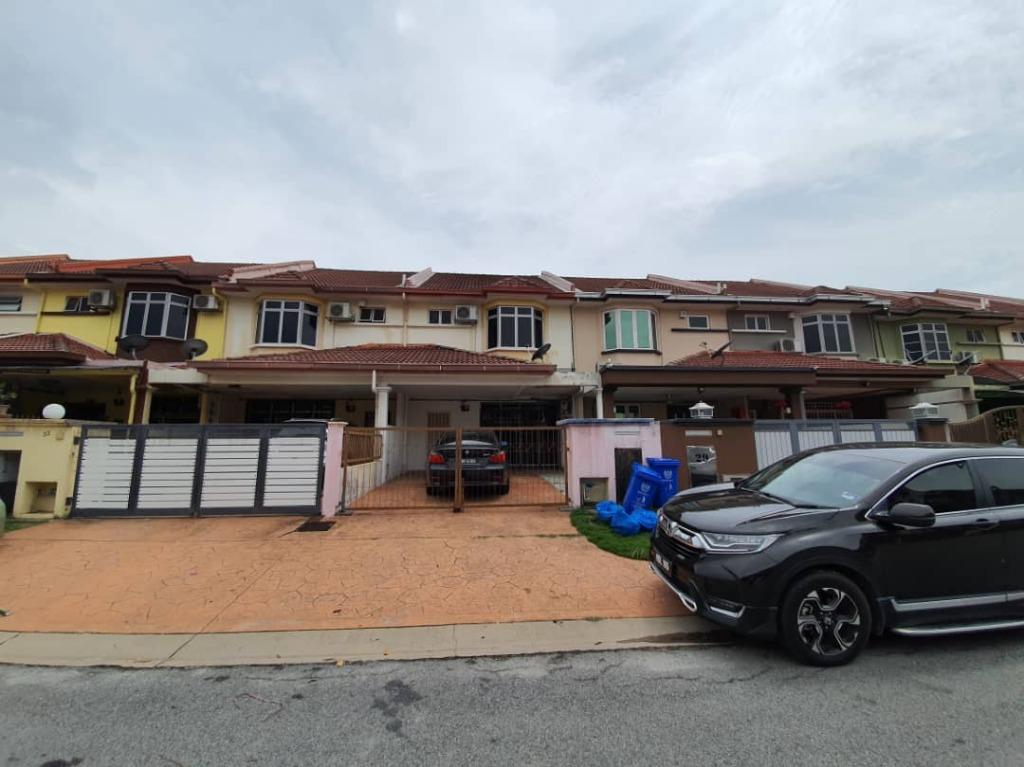 Jalan Kristal Seksyen 7 Shah Alam Double Storey For Sale Property For Sale On Carousell