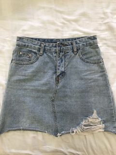 (Category: ) located in . Submitted by vwardrobe (Listing ID 1024408914, Image 1). Description: .