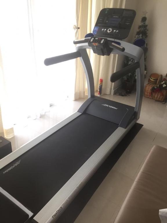 Life fitness hot sale t5 treadmill
