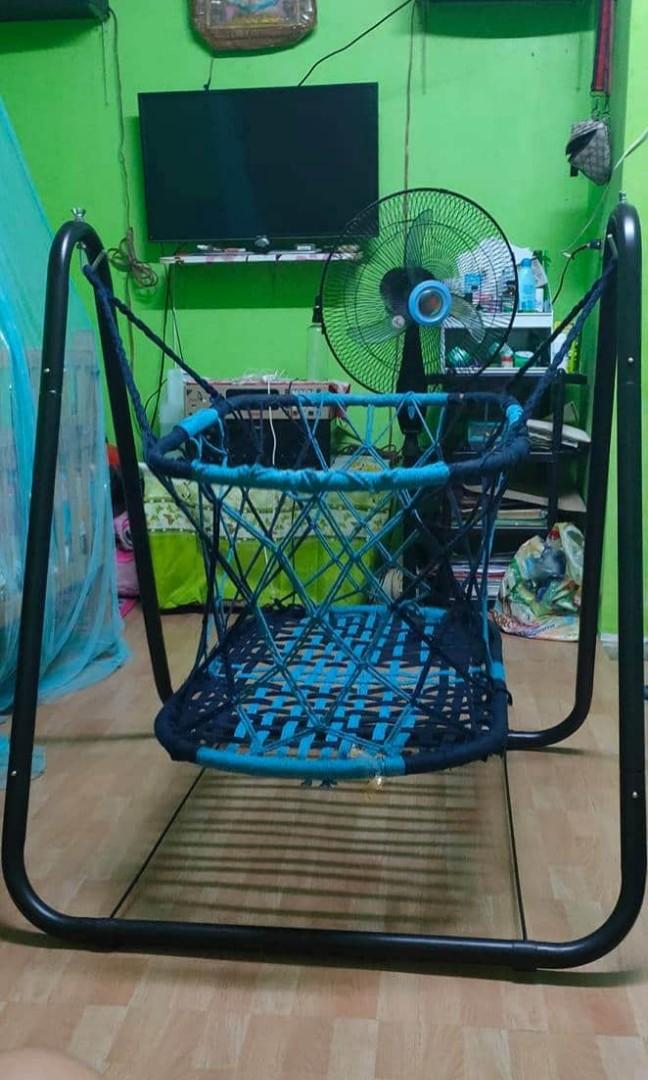 Metal stand ng duyan, Babies & Kids, Baby Nursery & Kids Furniture