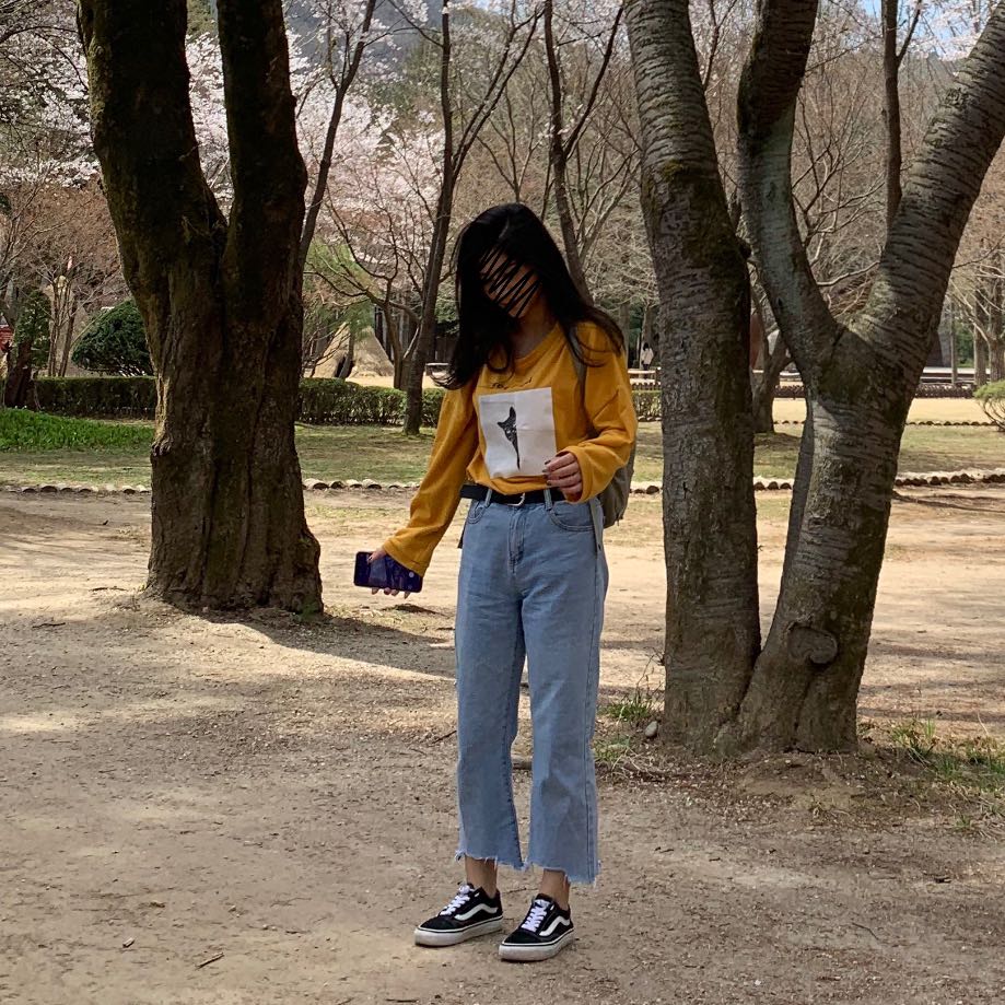 Mid waist mum jeans, Women's Fashion 