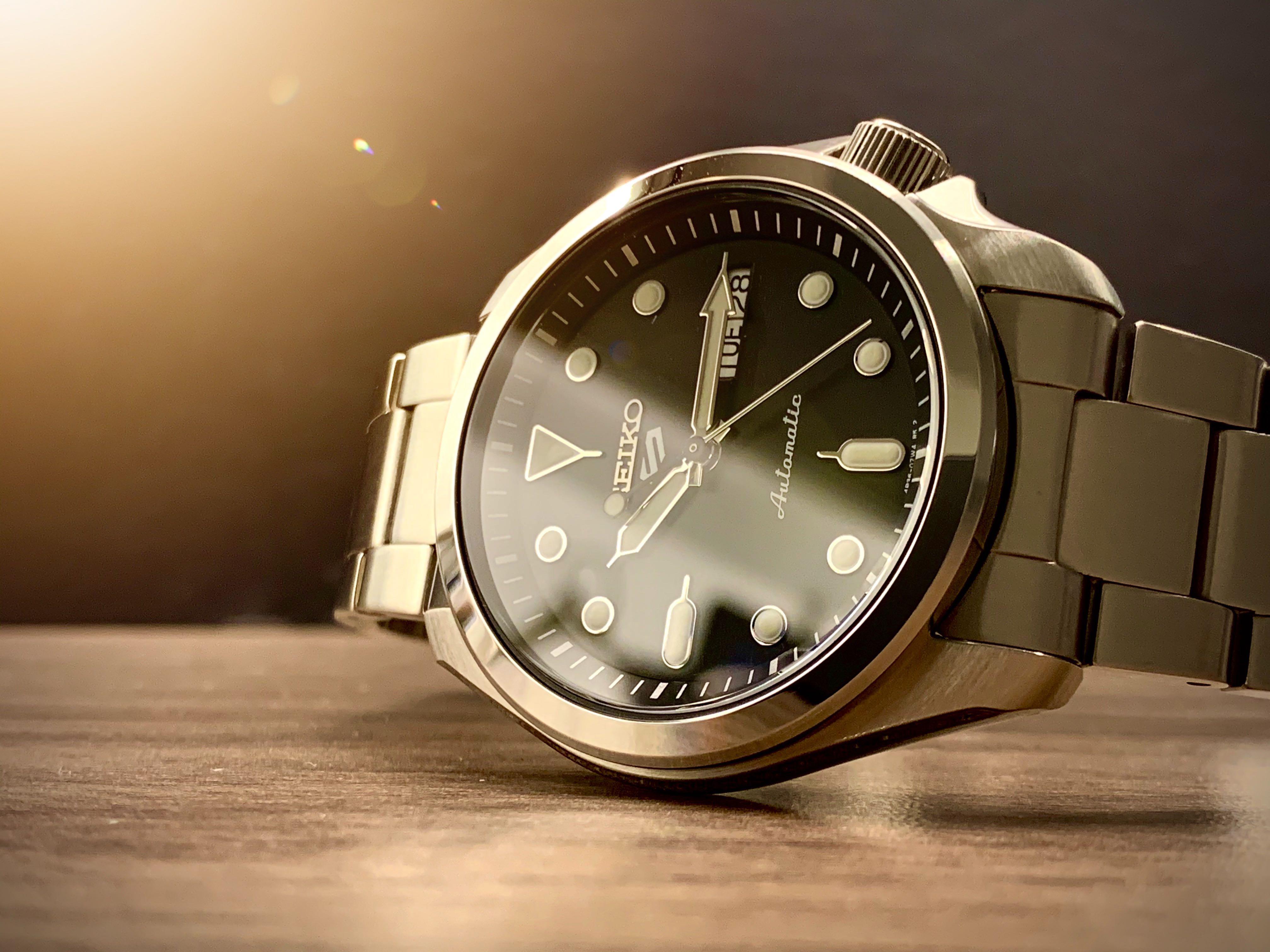 2020 Seiko 5 40mm Fixed Bezel SRPE55K1 Superman Superboy Solid
