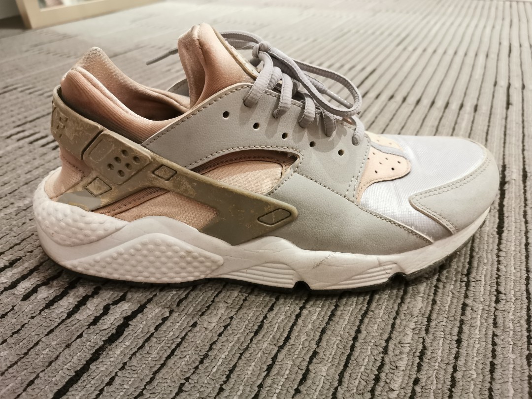 nike huarache tan