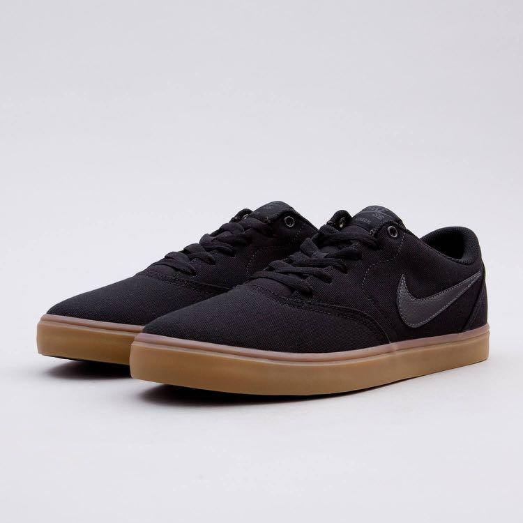 Nike SB check solarsoft canvas Men s Fashion Footwear Sneakers