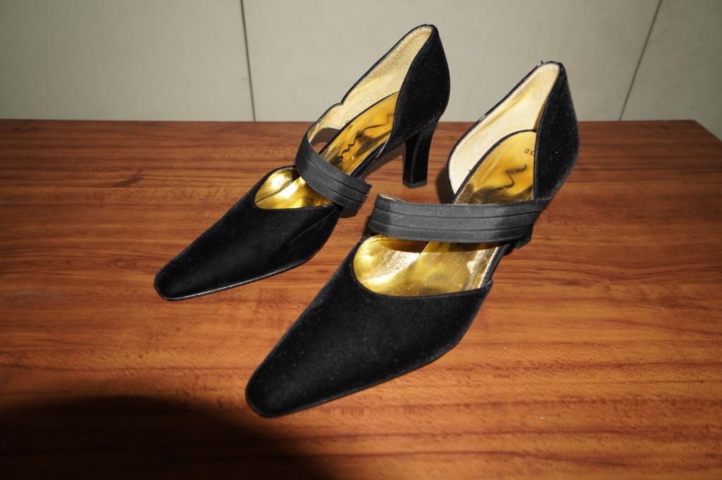 nina black heels