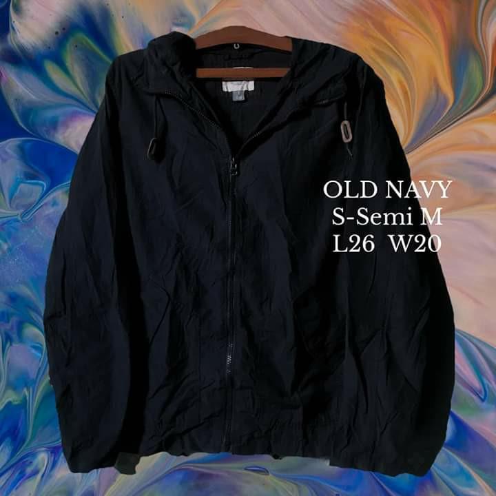 Old Navy windbreaker Women s Fashion Coats Jackets and