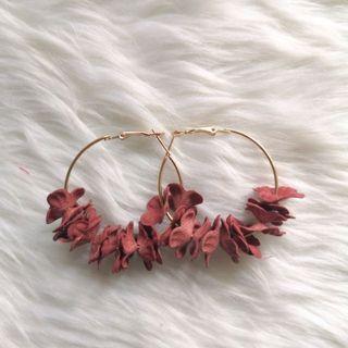 Old rose earrings