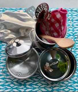 Play kitchen set: metal/wood/ fabric cookware