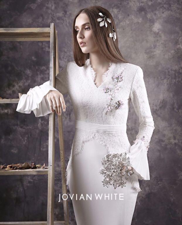 RENT) Jovian Mandagie Wedding Dress w/ Veil, Women's Fashion, Dresses u0026  Sets, Evening Dresses u0026 Gowns on Carousell