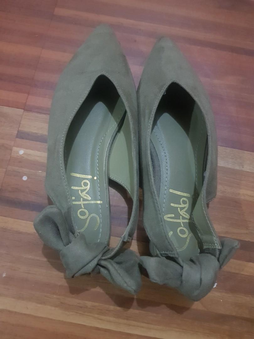 olive green flat shoes