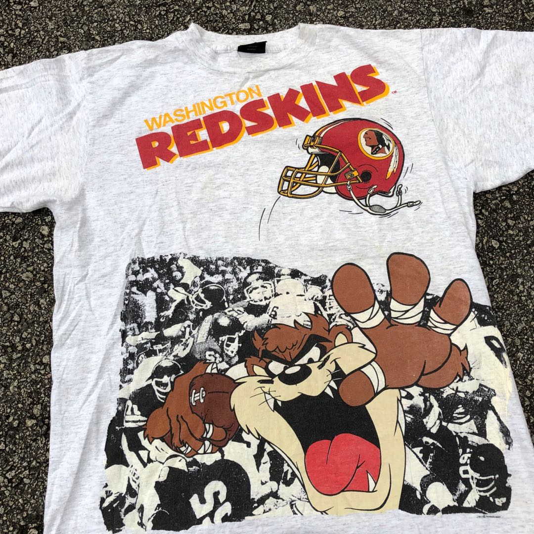 Vintage Taz x Washington Redskins Tee, Men's Fashion, Tops & Sets, Tshirts  & Polo Shirts on Carousell