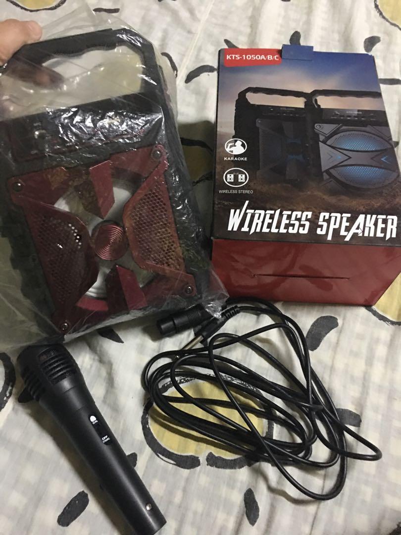 wireless speaker with mic (Category: Soundbars, Speakers & Amplifiers) located in Angeles City. Submitted by febheart (Listing ID 1024587813, Image 2). Description: blutooth wireless speaker with mic gandan pang videoke ang ganda ng boses po ng mic khit nsa room kotse or khit saan pwede syang dalhin.. sa mga videoke lovers dyan ganda nito promise.