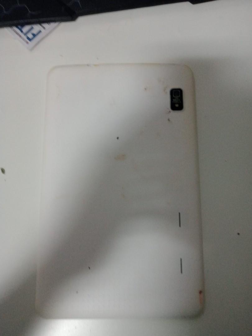 Android tablet cheap (Category: Android) located in Singapore. Submitted by mrbeasttan (Listing ID 1017981693, Image 2). Description: tablet pc android tablet no box will provide wire exterior condition6/10 no cracks no dents just cosmetics internal 8/10.