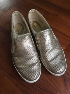 (Category: ) located in . Submitted by trinkets.and.treasures (Listing ID 1017908275, Image 1). Description: .