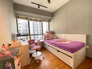 (Category: ) located in . Submitted by lingoooo (Listing ID 1017899762, Image 1). Description: .