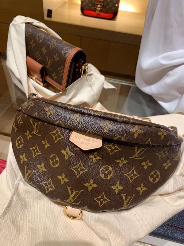 Louis Vuitton Bumbag Monograma Cuero Lona Bandolera Bolso Cinturón Bolso de  Mano, Luxury, Bags & Wallets on Carousell