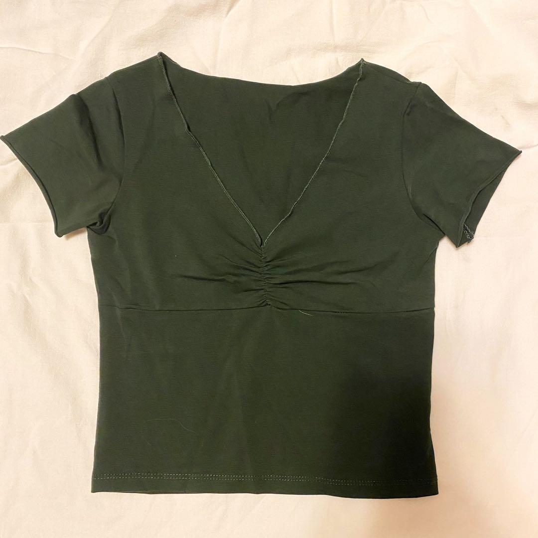 Brandy Melville Green Gina Top (dupe), 女裝, 上衣, 襯衫 Carousell