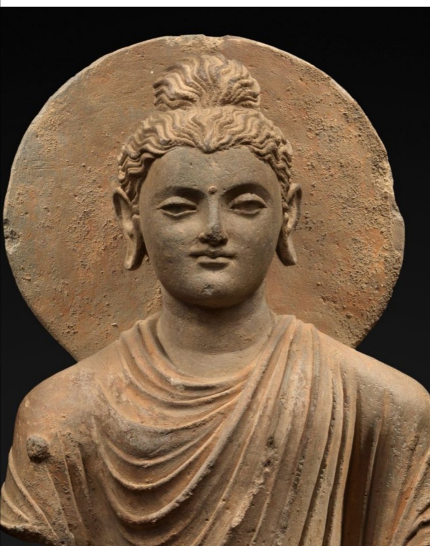 Buddha Shakyamuni statue appears in the 1st century AD in GANDHARA 犍陀罗 the most beautiful Buddha