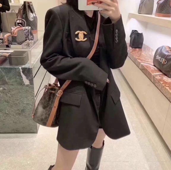 Celine Triomphe Bucket Small 2024 favors