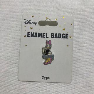 Disney Typo Enamel Badge!! Disney Enamel Pin!! Brooch Pin!! Daisy Duck enamel Pin