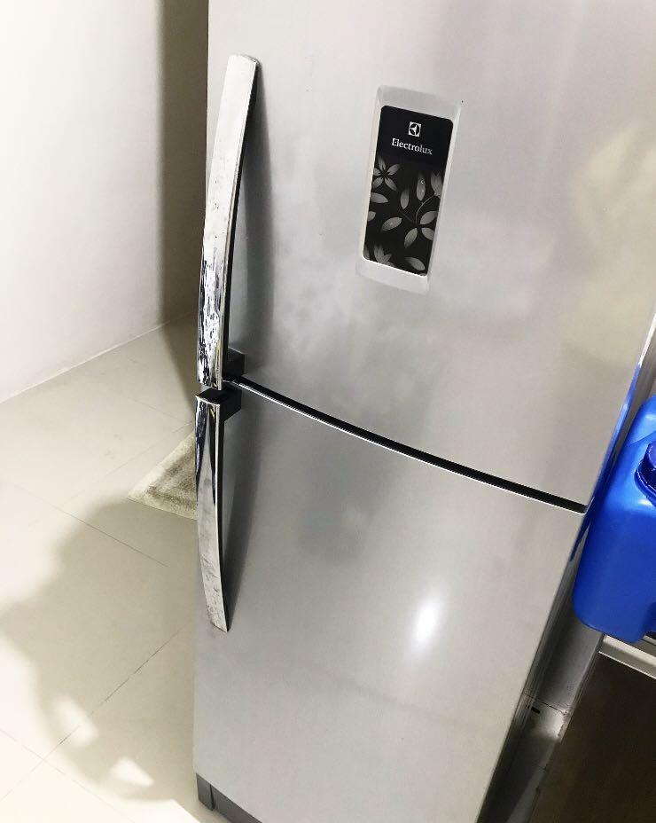 Electrolux Refrigerator Etb2300pe Tv Home Appliances Kitchen Appliances Refrigerators And Freezers On Carousell