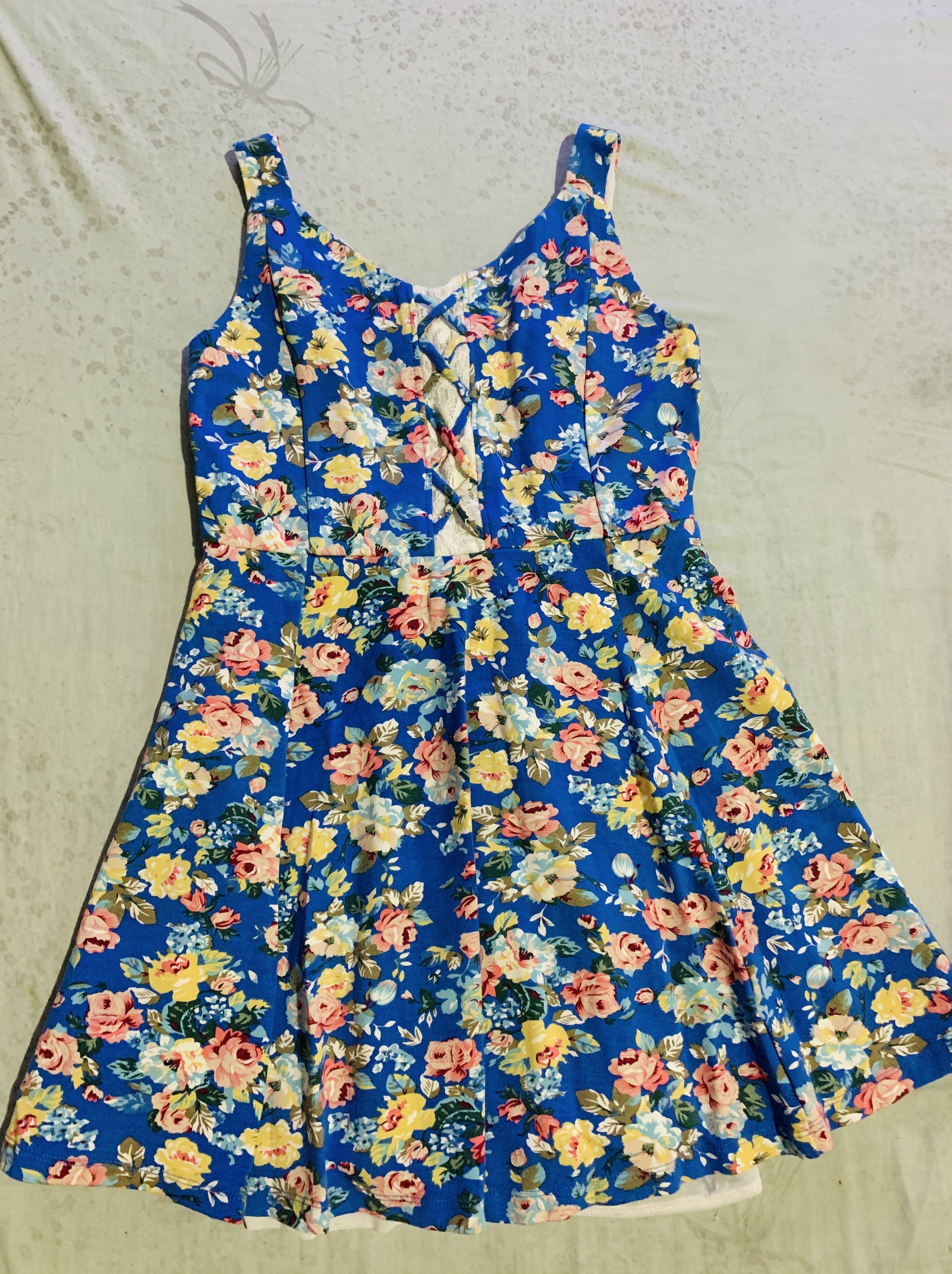Elisa B. Girls Dress (Category: Babies & Kids Fashion) located in Quezon City. Submitted by xandy777 (Listing ID 1018030563, Image 1). Description: Elisa B. Floral Girls Dress Very nice Almost new Size 10.