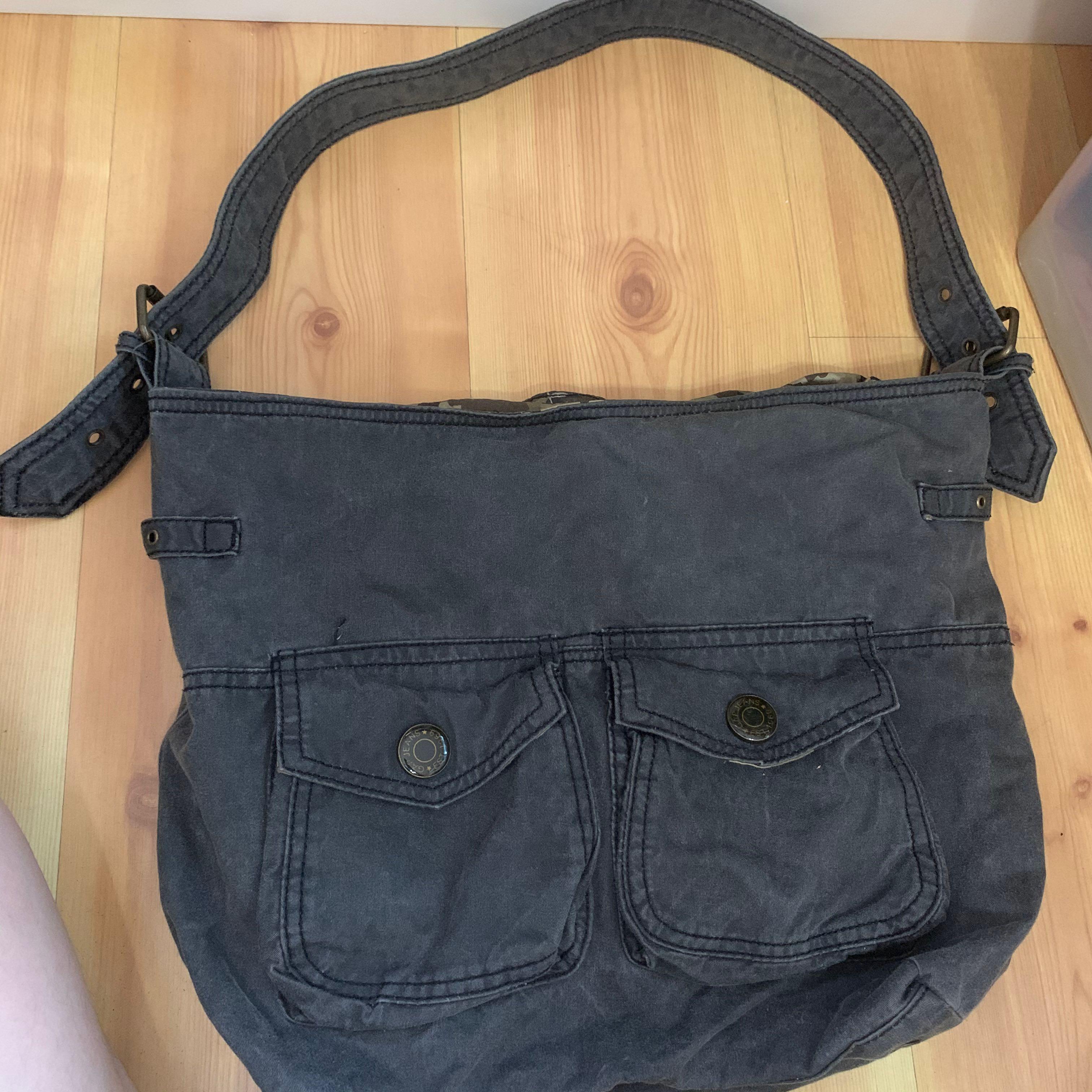 Gap sling top bag