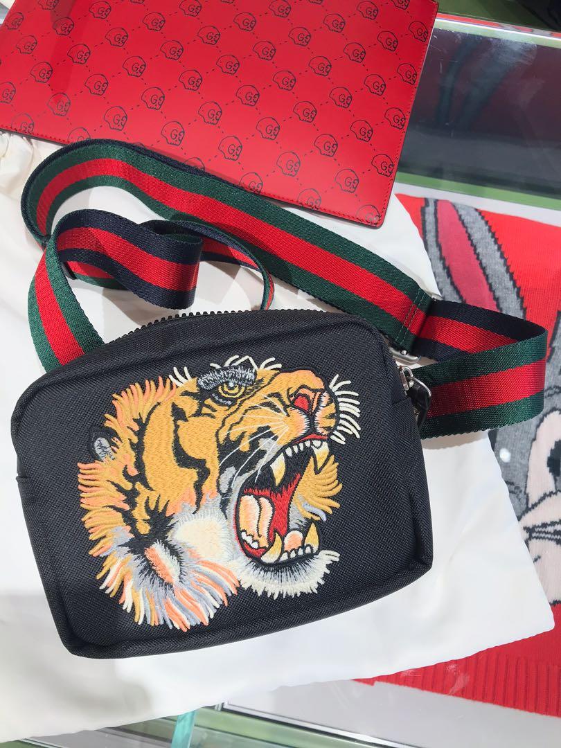 Gucci Tiger Sling Bag, Men's Fashion 