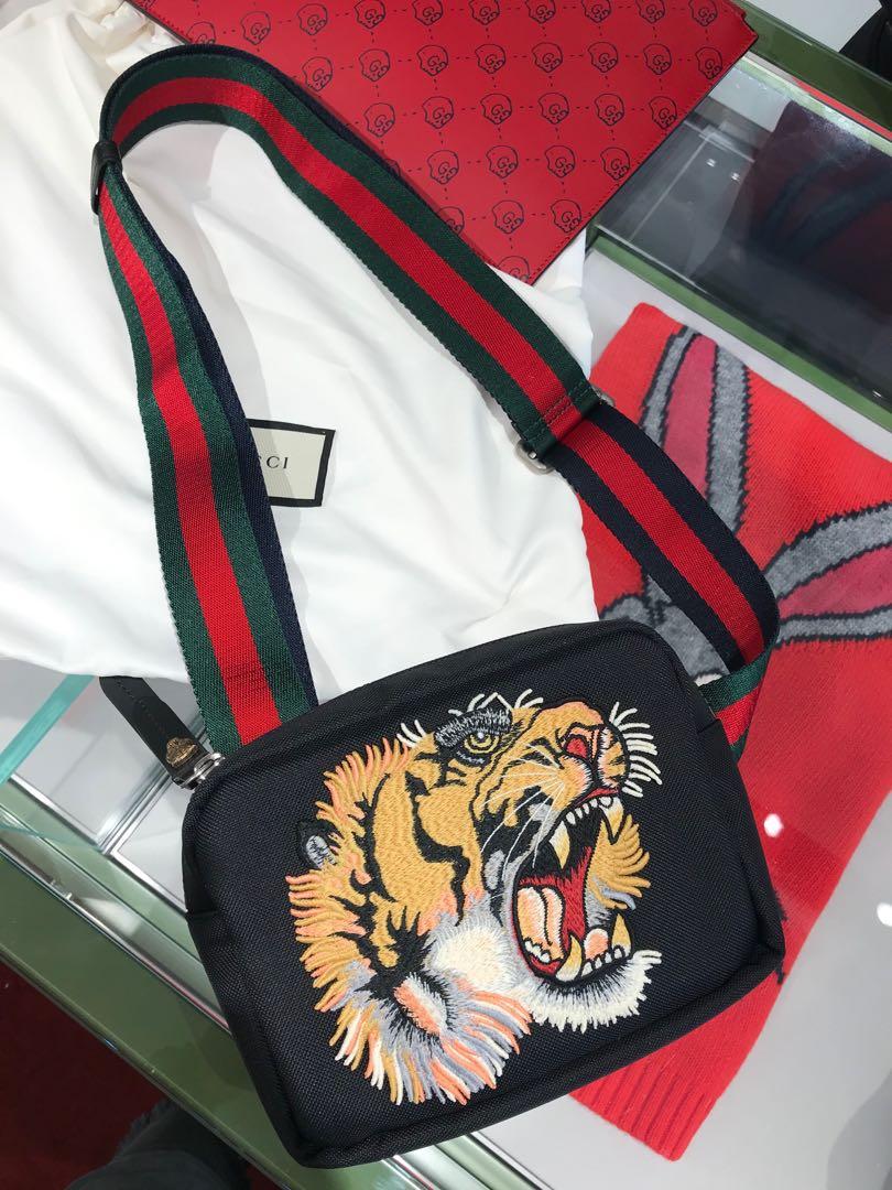 gucci tiger sling bag