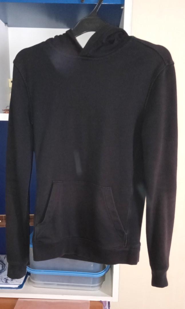 H M hoodie slim fit Fesyen Pria Pakaian Atasan di Carousell