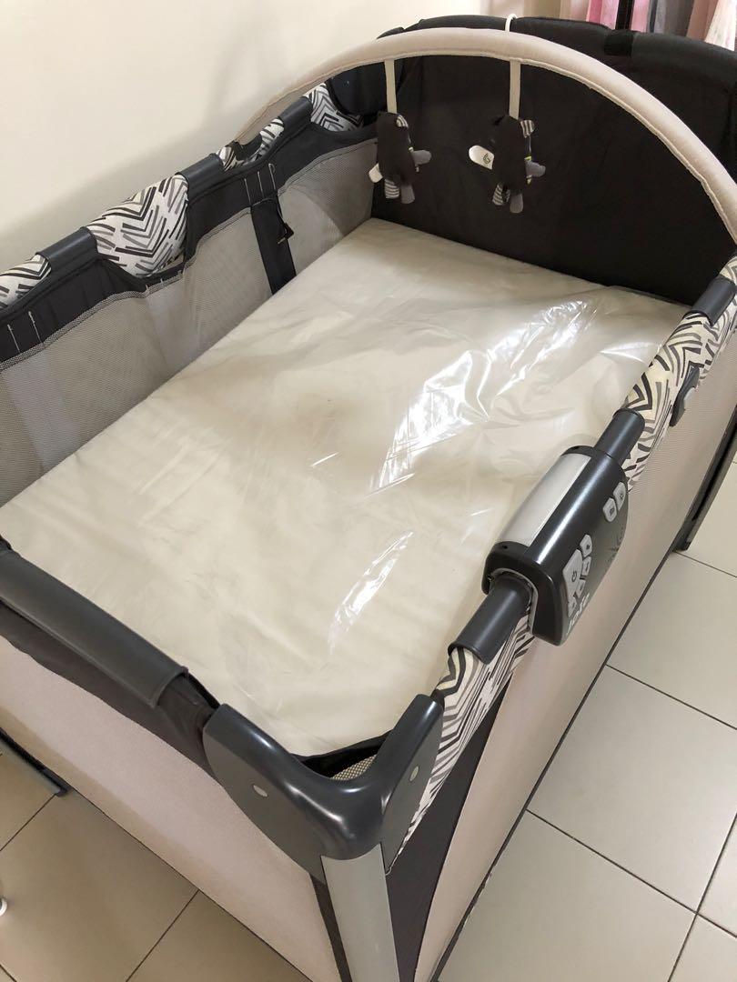 joie excursion mattress size