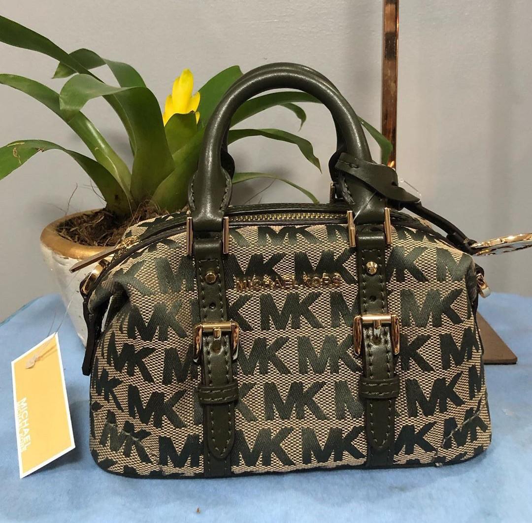 Michael Kors Ava Extra-Small Saffiano Leather Crossbody Bag (Black),  Women's Fashion, Bags & Wallets, Cross-body Bags on Carousell