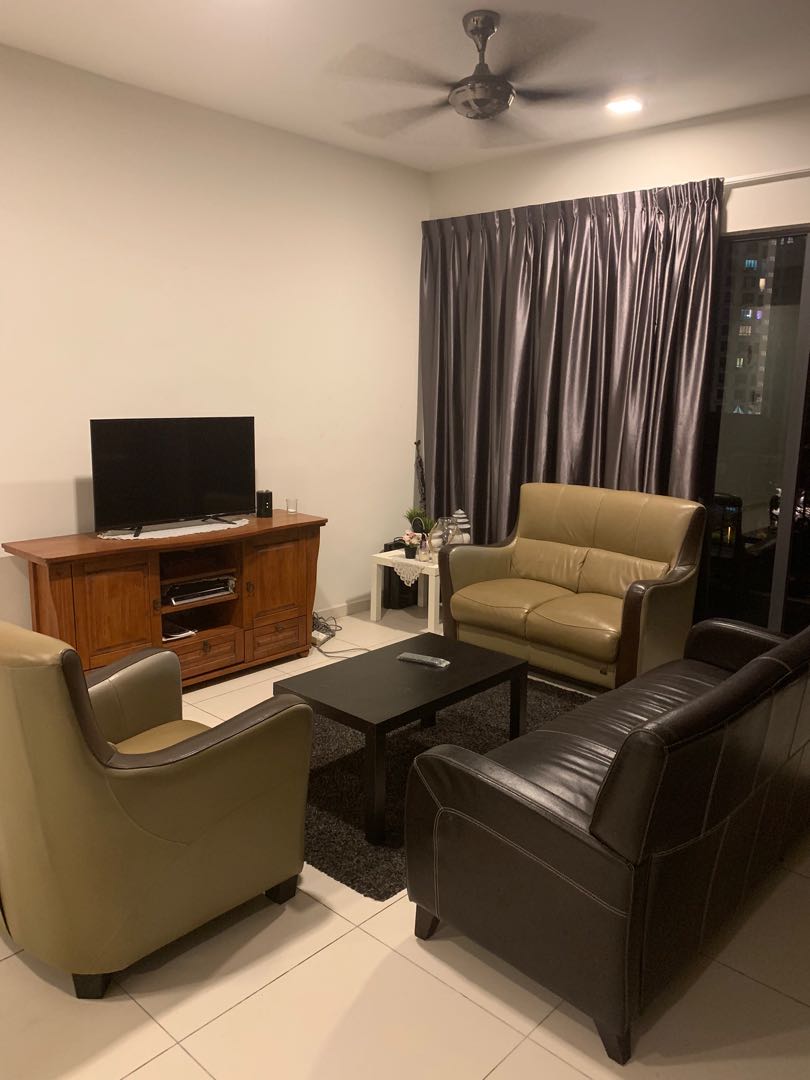 Middle Room For Rent Immediate Move In Property Rentals On Carousell