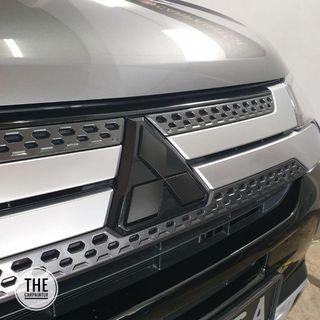 Mitsubishi Outlander Logo Plastidip Spray Service