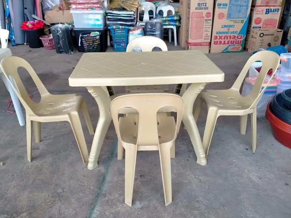 Monoblock table and chairs 4 sitter