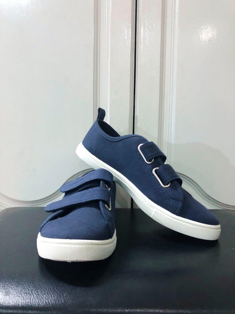 navy blue velcro shoes
