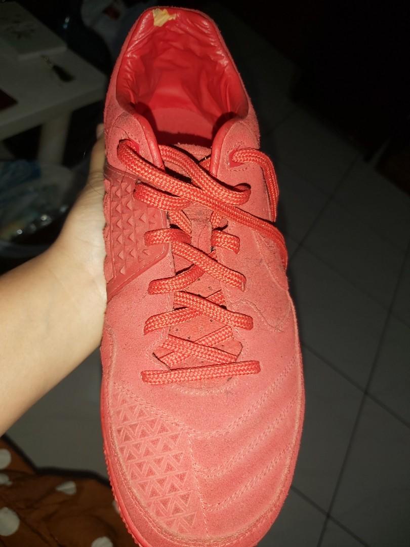 Nike gato red merah size 40 sepatudicari Olah Raga Baju Olahraga di Carousell