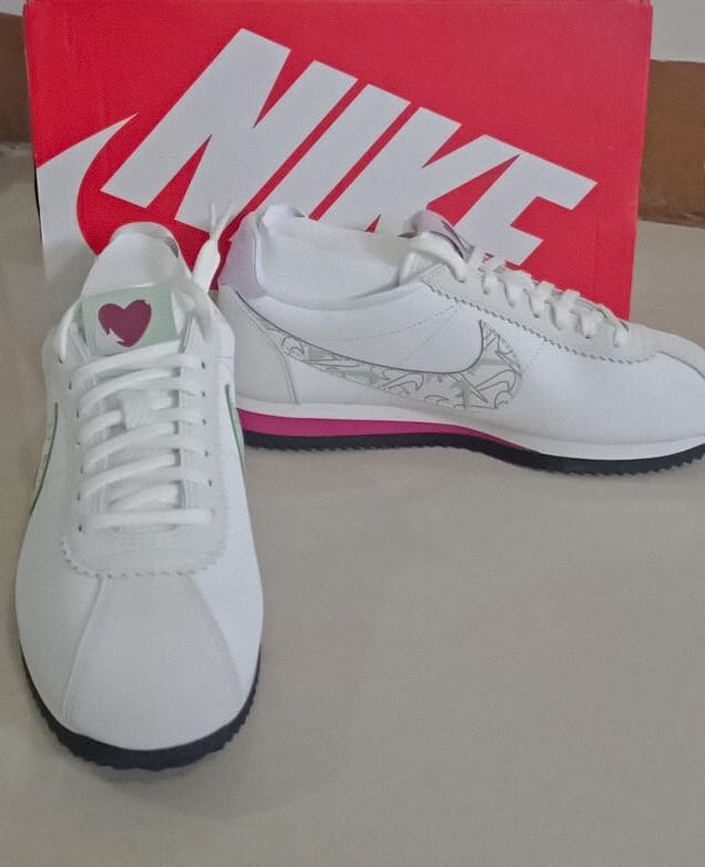 nike cortez valentine's edition