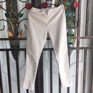 (Category: ) located in . Submitted by helaianpreloved (Listing ID 1017878061, Image 1). Description: .