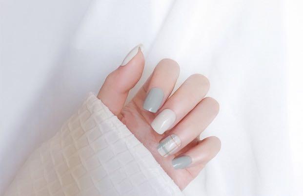 Po Green White Fake Press On Acrylic Nails 12 Pcs Health Beauty Hand Foot Care On Carousell Green has always been a refreshing color for nails. carousell