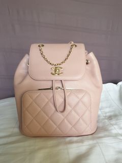 (Category: ) located in . Submitted by TheChanelCloset (Listing ID 1017917470, Image 1). Description: .