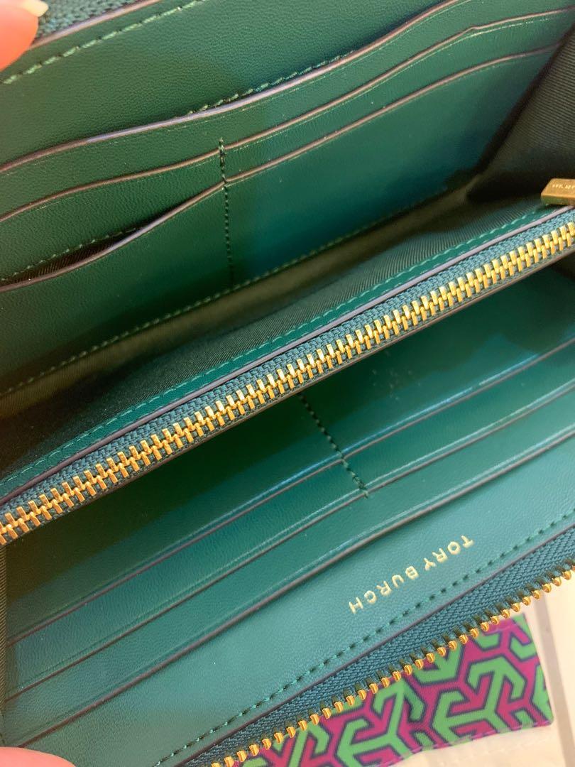 Ready Stock Authentic Tory Burch Arugula Fleming soft zip continental wallet (Category: Bags & Wallets) located in Kuala Lumpur. Submitted by kimberryshop2 (Listing ID 1018041027, Image 3). Description: Ready Stock Original Tory Burch Pictures taken by Kimberryshop 20*12cm The wallet is 100% authentic obtained from US outlet 🗽 The price is lower due to the items is obtained directly from factory outlet and its tax free. Please follow my listing 