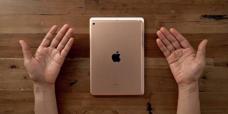 Selling Ipad Air Gold 64gb Wifi Brand New Mobile Phones