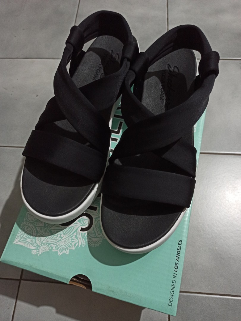 Skechers Cali Yoga Foam US8, Women's Fashion, Footwear, Sandals on Carousell