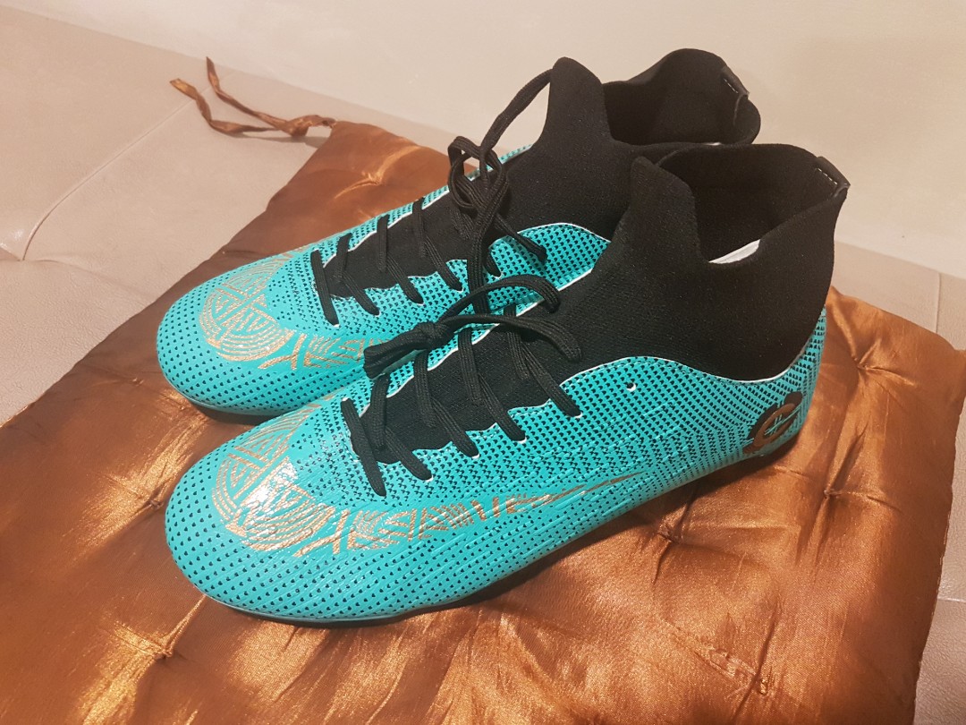 Soccer boots, Men's Fashion, Footwear, Boots on Carousell