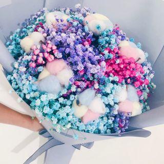 Tinted baby’s breath bouquet