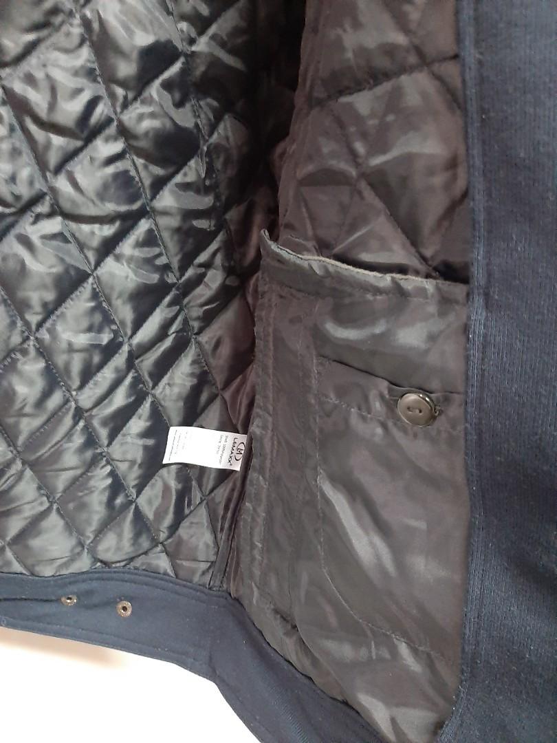 Winter Jacket (Category: Coats, Jackets and Outerwear) located in Singapore. Submitted by _lois (Listing ID 1017879041, Image 3). Description: ✅Still in good condition ✅Good as New ✅Bought in Vietnam, used only once there coz I didn't know it is winter that time RFS: Decluttering.