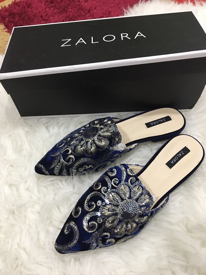 Zalora Flat Shoes Size 36 Women S Fashion Shoes On Carousell